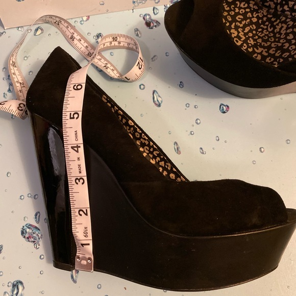 Black Platform Open Toe Pumps - Picture 8 of 8